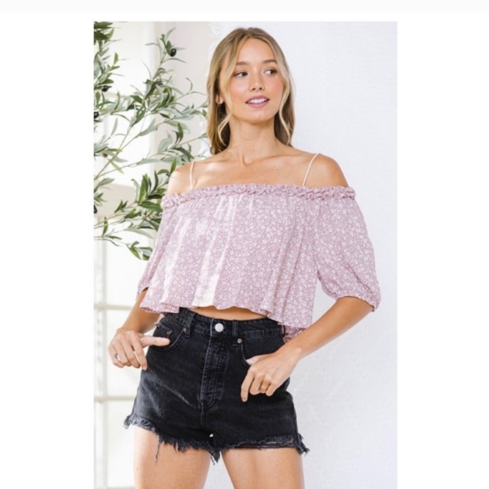 ✨OFF SHOULDER CROP TOP-FLORAL. NEW. - Picture 2 of 6